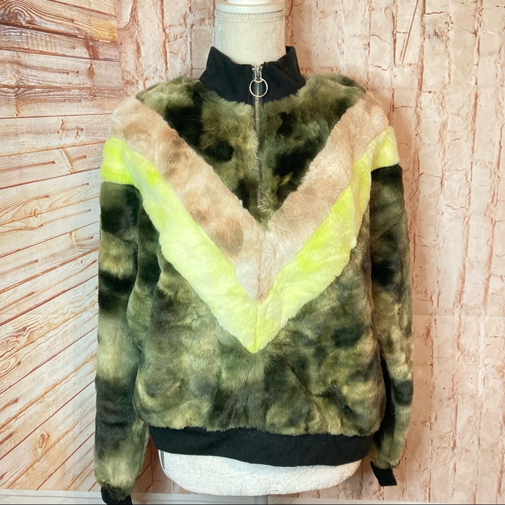 ONLY Green Faux fur pullover sweater